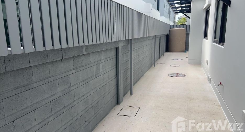 Casa en alquiler de 5 habitaciones en Bang Phli, Samut Prakan