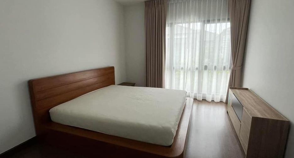 Casa en alquiler de 5 habitaciones en Bang Phli, Samut Prakan