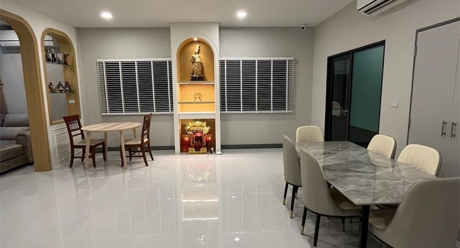 Casa en alquiler de 5 habitaciones en Bang Phli, Samut Prakan