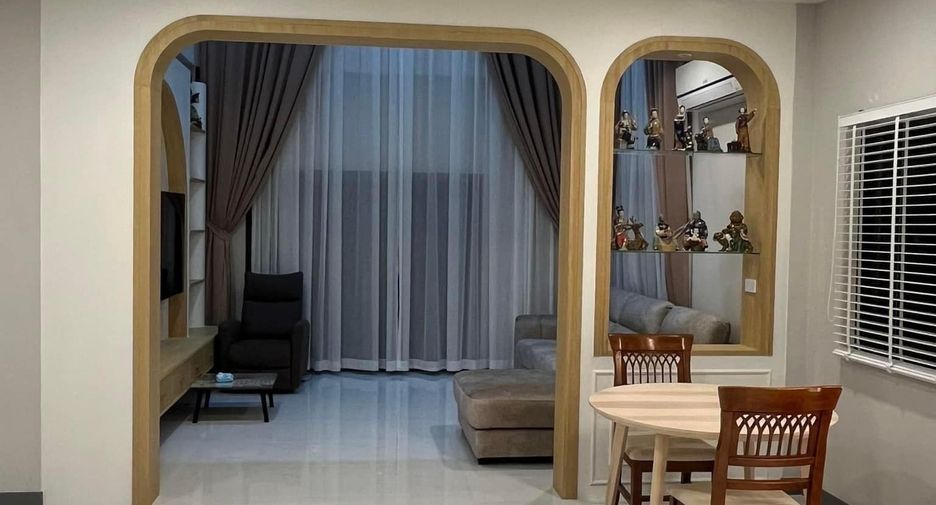 Casa en alquiler de 5 habitaciones en Bang Phli, Samut Prakan