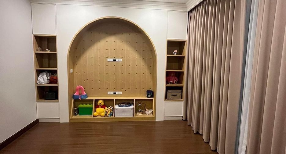 Casa en alquiler de 5 habitaciones en Bang Phli, Samut Prakan