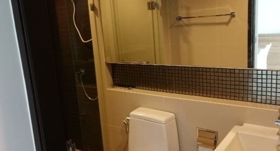 For rent 2 bedrooms condo in Sathon, Bangkok