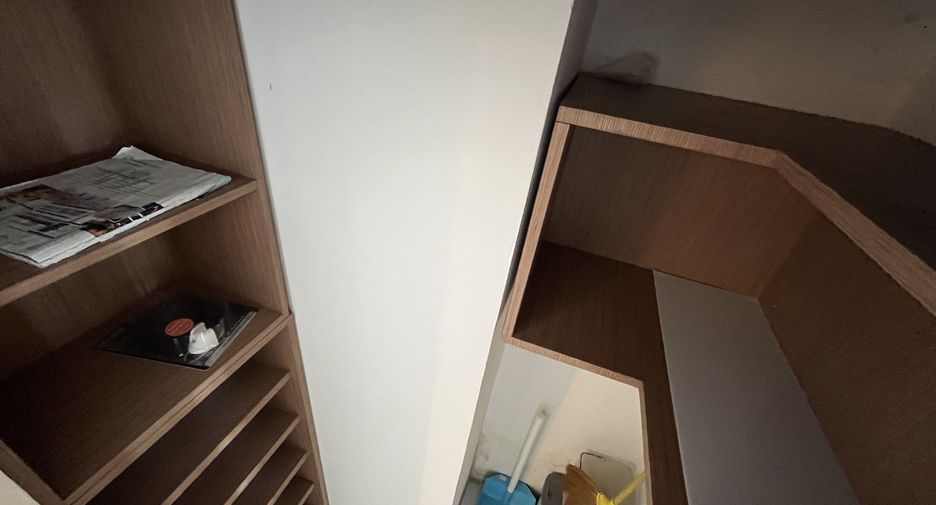 For rent 2 bedrooms condo in Khlong San, Bangkok