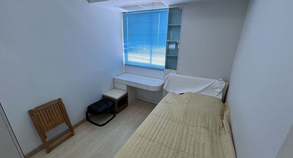 For rent 2 bedrooms condo in Khlong San, Bangkok