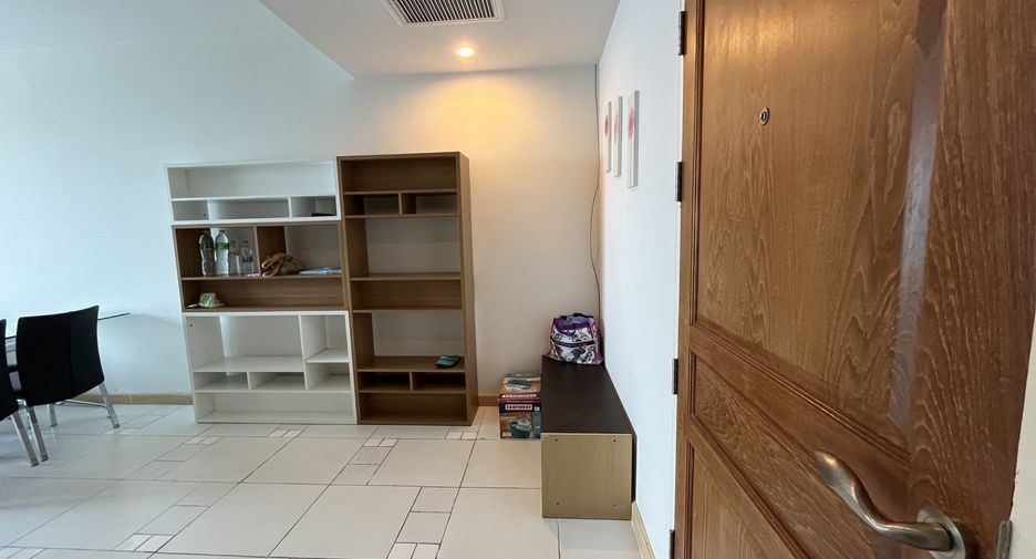 For rent 2 bedrooms condo in Khlong San, Bangkok