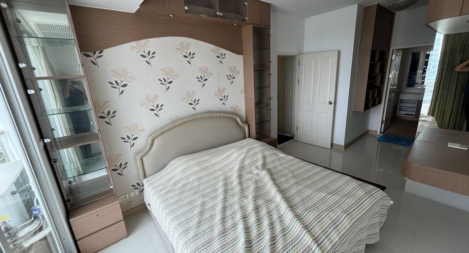For rent 2 bedrooms condo in Khlong San, Bangkok
