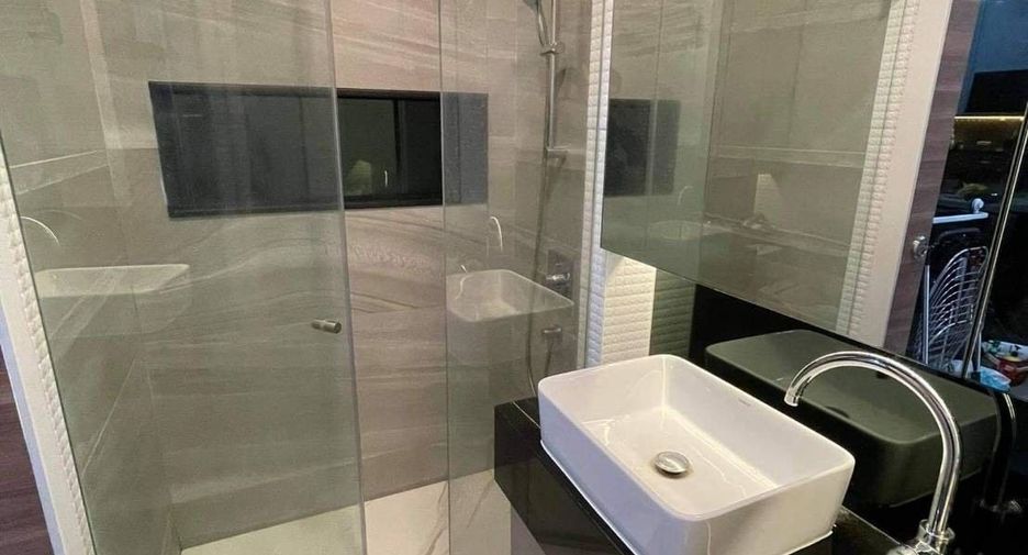 Condo en alquiler de 1 habitaciones en Bang Rak, Bangkok