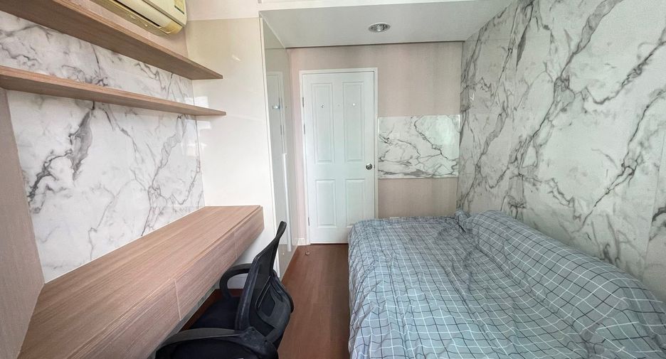 Condo en alquiler de 3 habitaciones en Huai Khwang, Bangkok