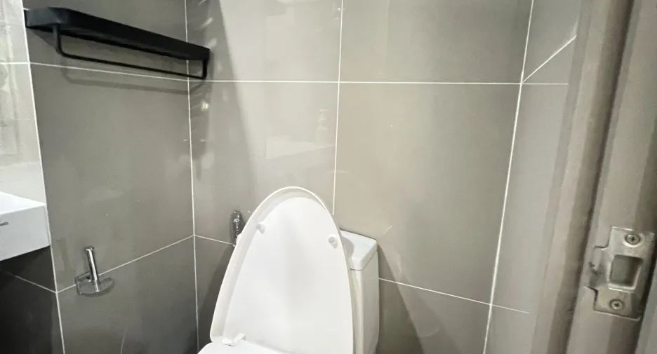 For rent 1 bed condo in Huai Khwang, Bangkok