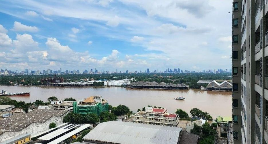 For rent 2 bedrooms condo in Yan Nawa, Bangkok