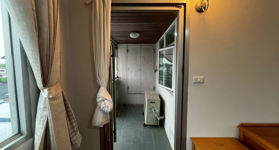 Condo en alquiler de 3 habitaciones en Suan Luang, Bangkok