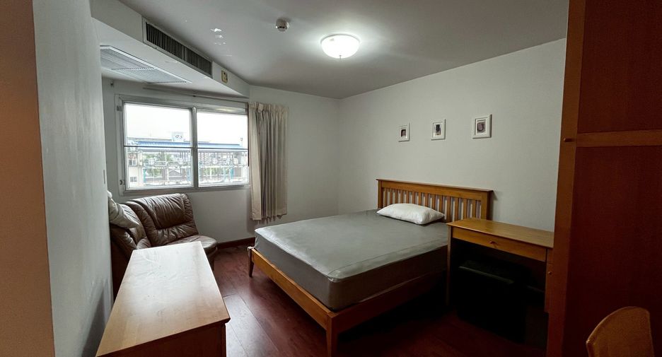Condo en alquiler de 3 habitaciones en Suan Luang, Bangkok