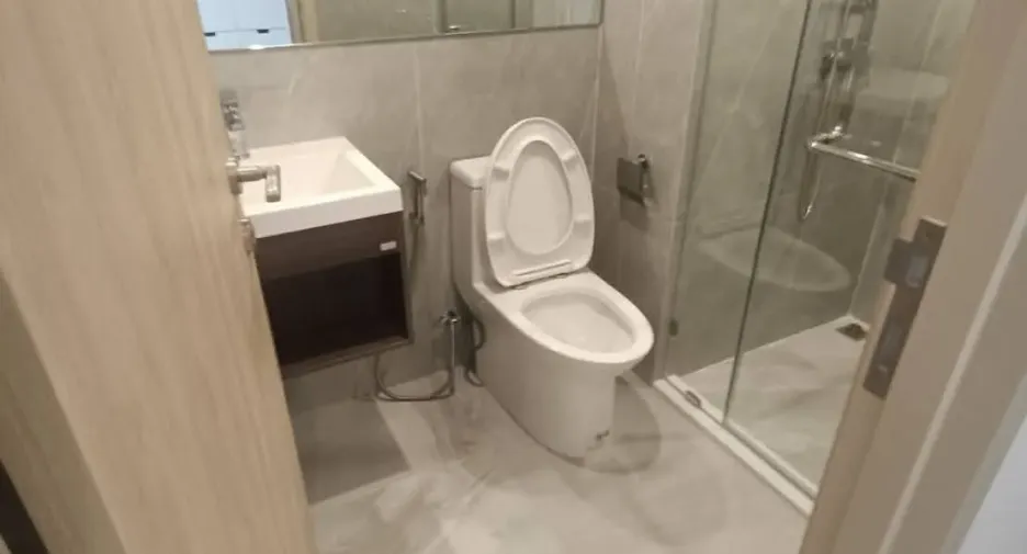 Wohnung zur Miete mit 1 Zimmer in Huai Khwang, Bangkok