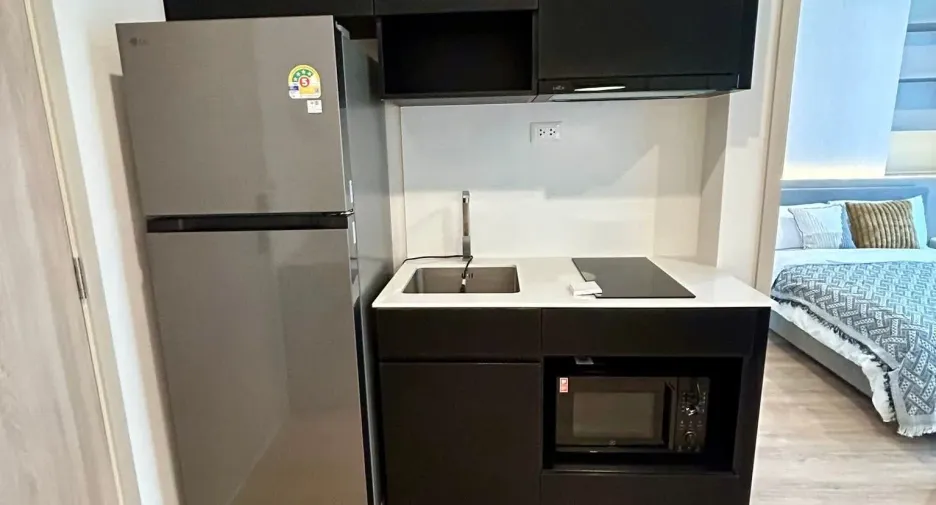 Wohnung zur Miete mit 1 Zimmer in Huai Khwang, Bangkok