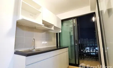 Condo en alquiler de 1 habitaciones en Thon Buri, Bangkok