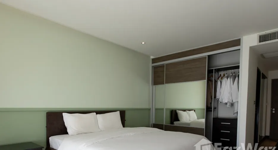 Condo en alquiler de 3 habitaciones en Watthana, Bangkok