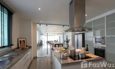 Wohnung zur Miete mit 3 Zimmer in Watthana, Bangkok