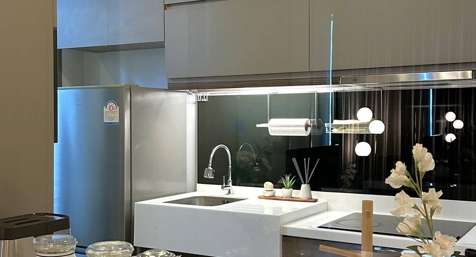 Condo en alquiler de 2 habitaciones en Phra Khanong, Bangkok