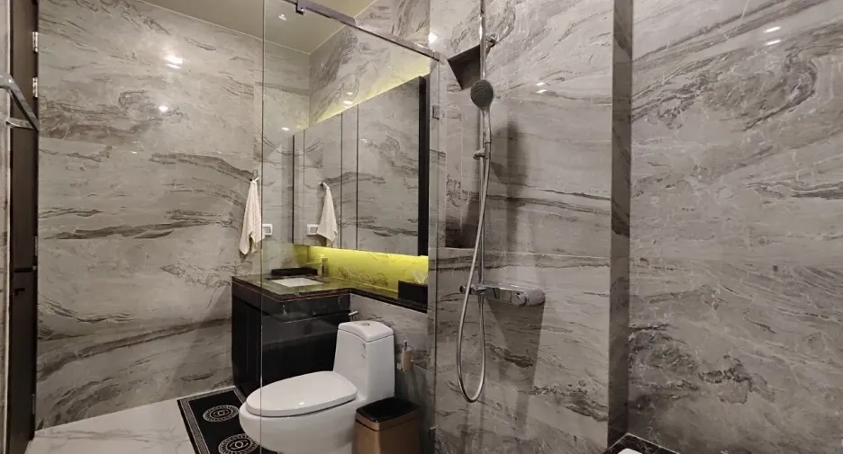 For rent 1 bed condo in Khlong Toei, Bangkok