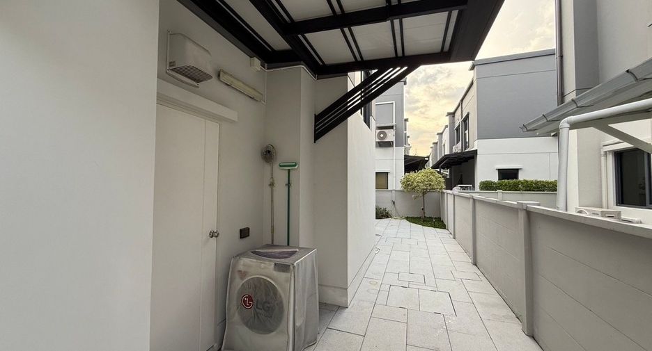 À louer 3 chambres maison à Bang Phli, Samut Prakan