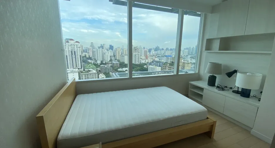 For rent 2 bedrooms condo in Watthana, Bangkok