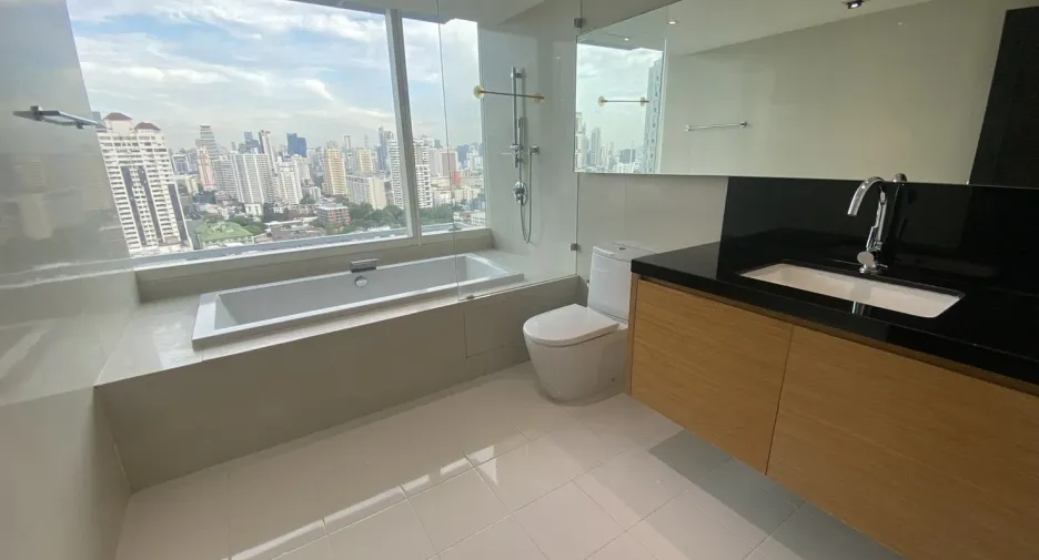 For rent 2 bedrooms condo in Watthana, Bangkok