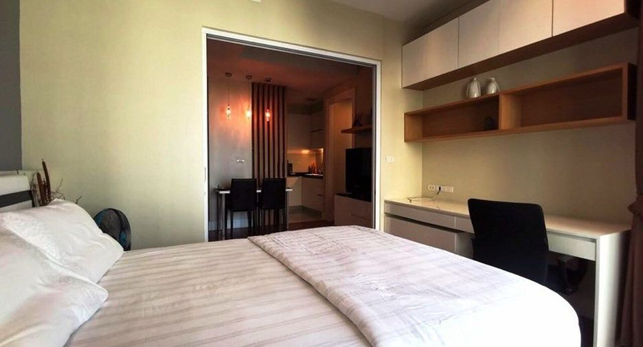 For rent 2 bedrooms condo in Khlong Toei, Bangkok