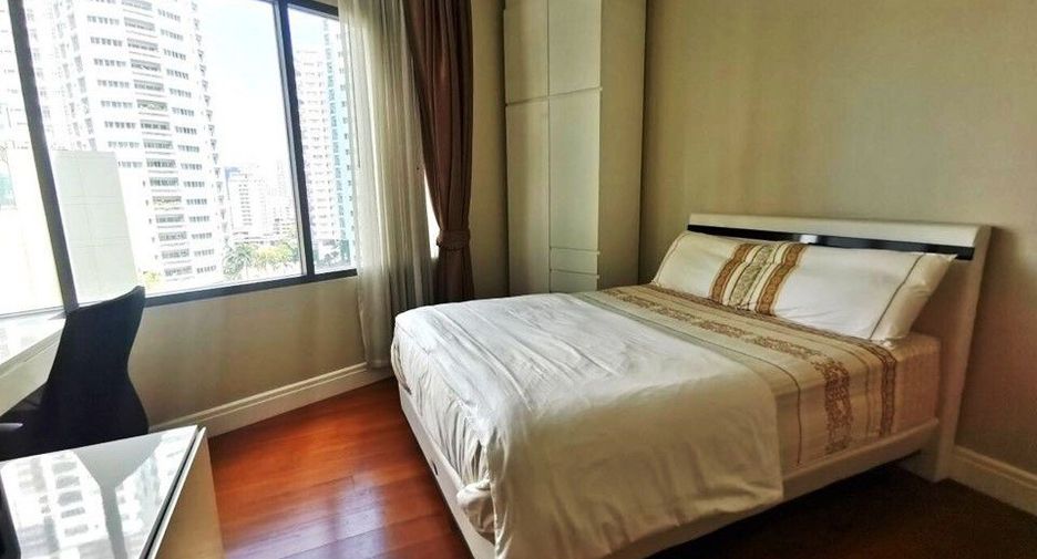 For rent 2 bedrooms condo in Khlong Toei, Bangkok