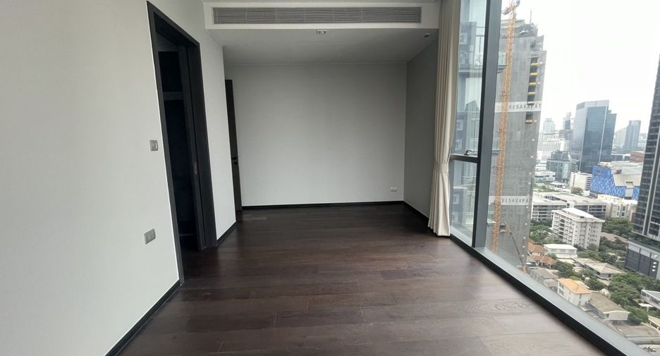 Condo en alquiler de 3 habitaciones en Khlong Toei, Bangkok