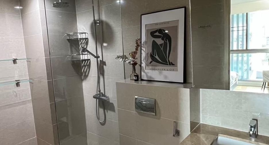 For rent 3 bedrooms condo in Watthana, Bangkok