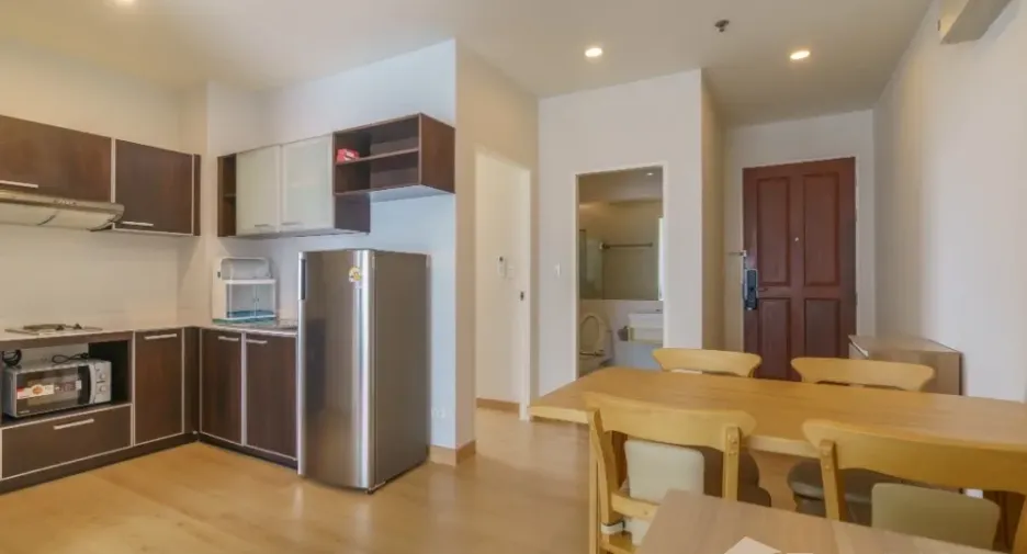 Condo en alquiler de 2 habitaciones en Yan Nawa, Bangkok