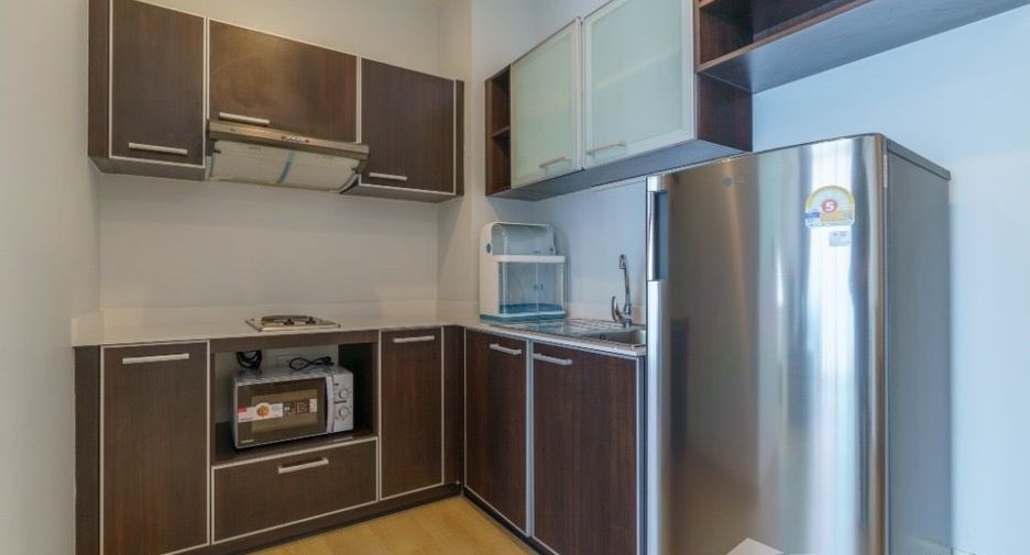 Condo en alquiler de 2 habitaciones en Yan Nawa, Bangkok