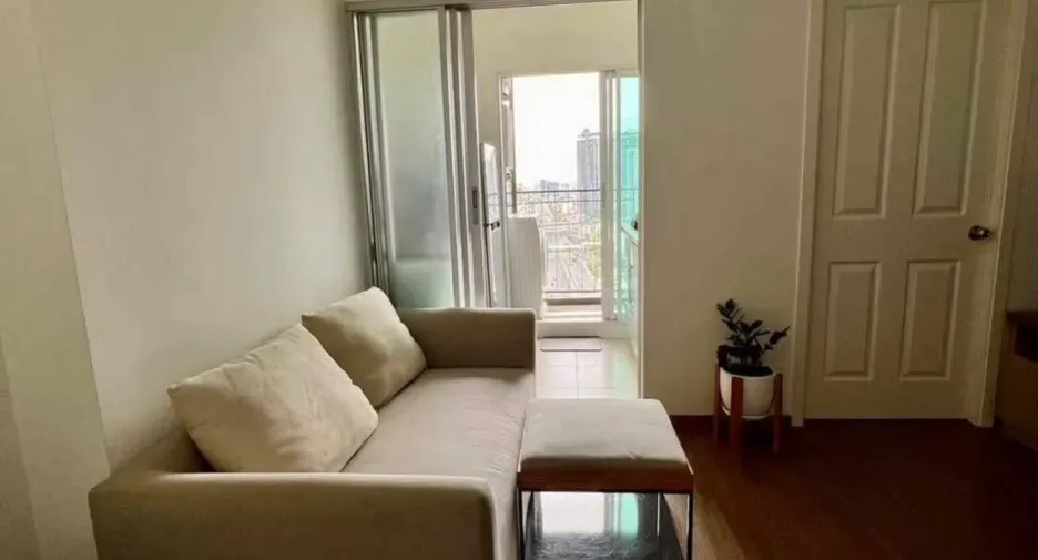 For rent 1 bed condo in Thon Buri, Bangkok