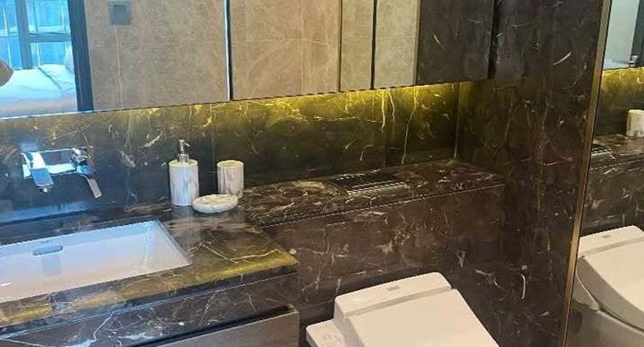 For rent 1 bed condo in Pathum Wan, Bangkok