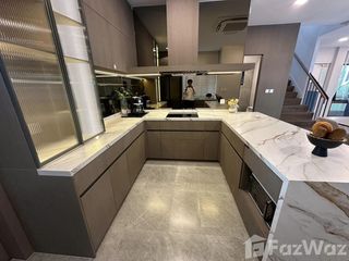 Casa en alquiler de 4 habitaciones en Bang Phli, Samut Prakan