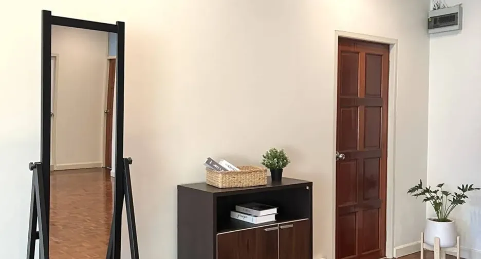 For rent 3 bedrooms apartment in Watthana, Bangkok
