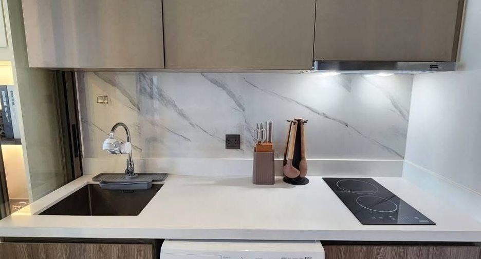 For rent 1 bed condo in Watthana, Bangkok
