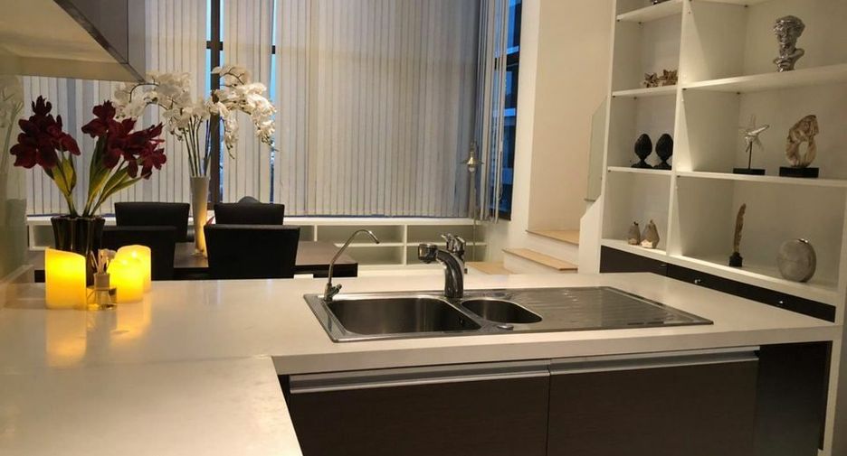 For rent 2 bedrooms condo in Khlong Toei, Bangkok