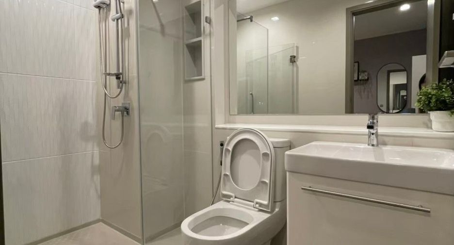Wohnung zur Miete mit Studio in Huai Khwang, Bangkok