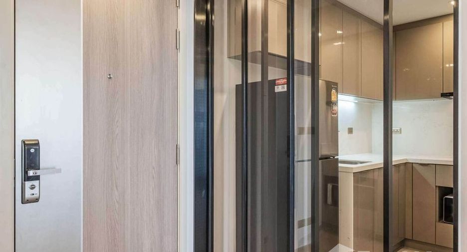 For rent 1 bed condo in Huai Khwang, Bangkok