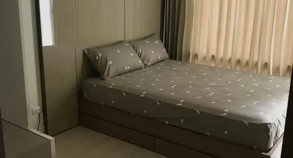 For rent 2 bedrooms condo in Huai Khwang, Bangkok