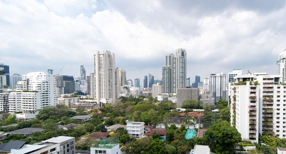 For rent 2 bedrooms condo in Watthana, Bangkok