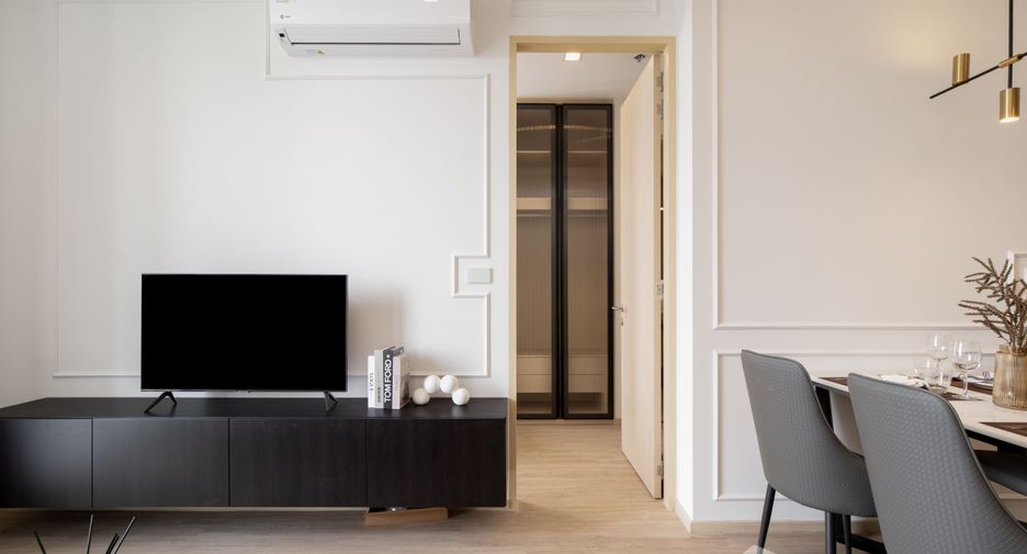 For rent 2 bedrooms condo in Watthana, Bangkok