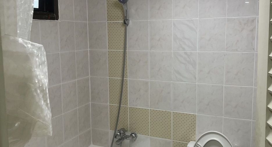 For rent 3 bedrooms apartment in Watthana, Bangkok