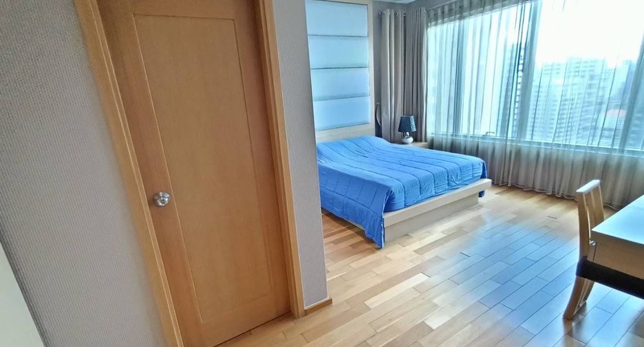 For rent 2 bedrooms condo in Khlong Toei, Bangkok