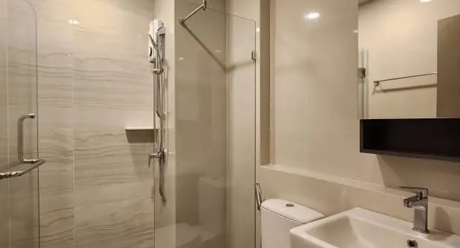 For rent 1 bed condo in Phra Khanong, Bangkok
