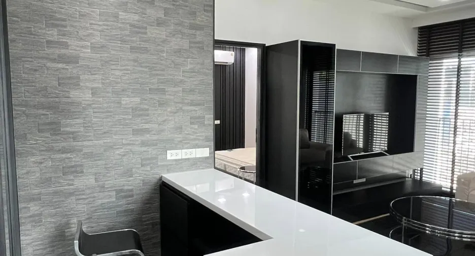 For rent 1 bed condo in Khlong Toei, Bangkok