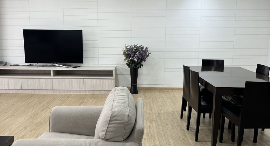 For rent 2 bedrooms condo in Watthana, Bangkok