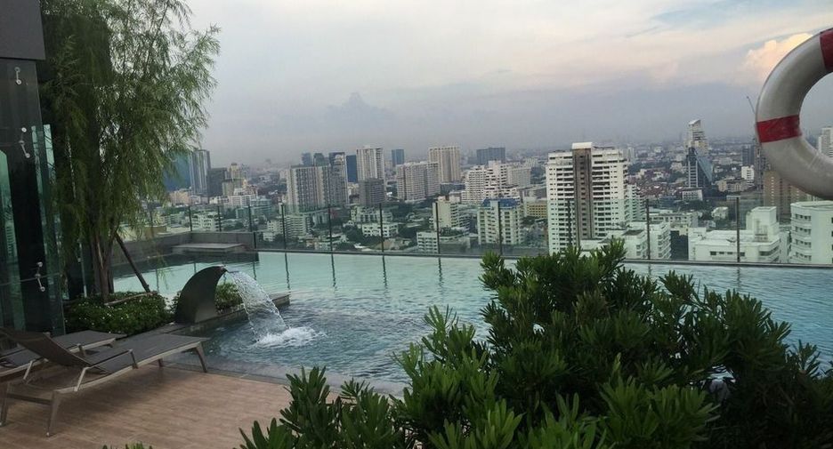 For rent 1 bed condo in Watthana, Bangkok