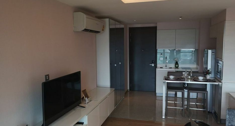 For rent 1 bed condo in Watthana, Bangkok